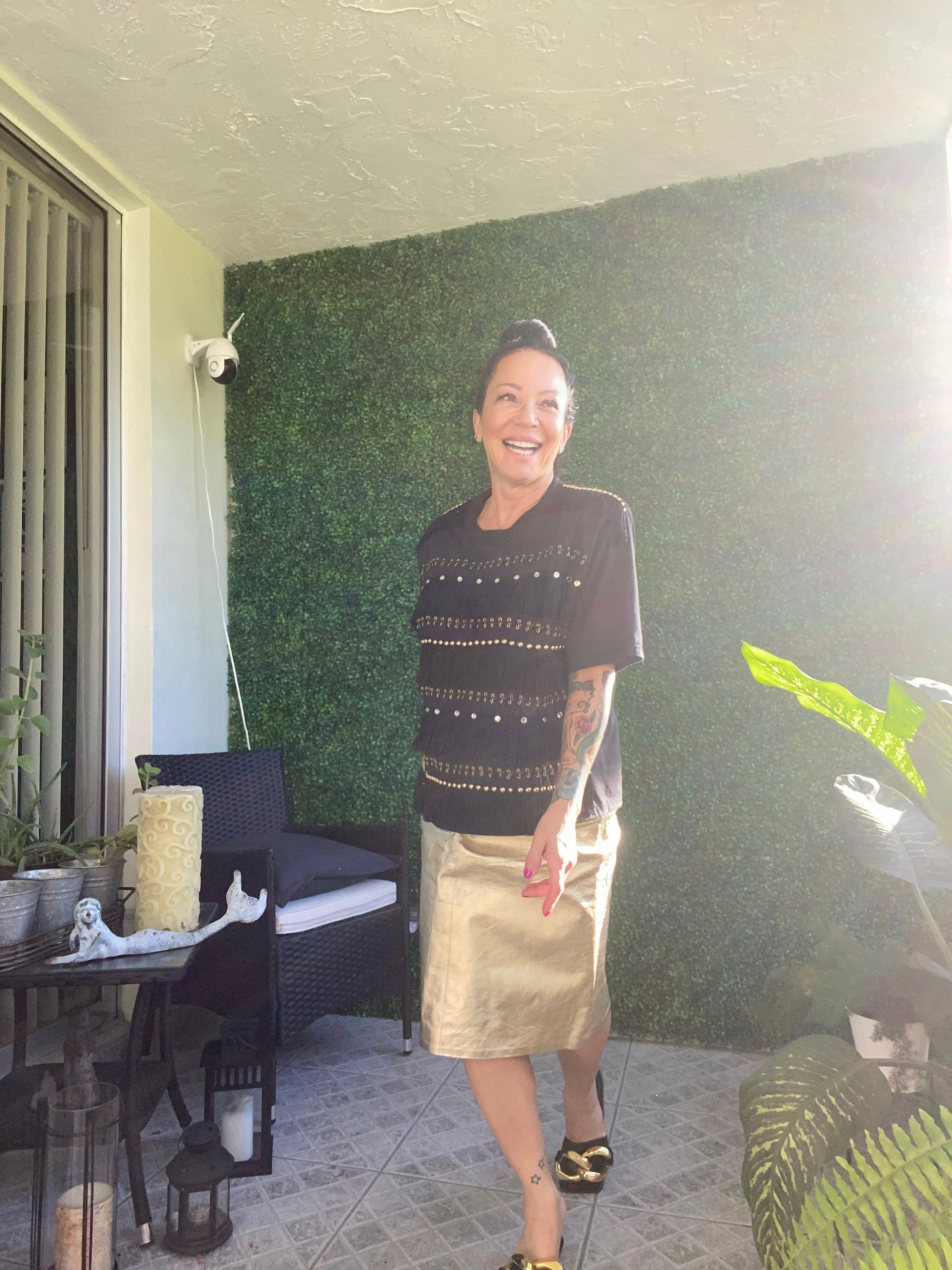 80s NWT Gold Metallic Crackled Leather Pencil Long Skirt Lined Straight Knee Length