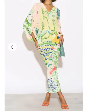 Leaves and Floral Scarf Pirnt Pleated Dress in Kimono sleeves in green