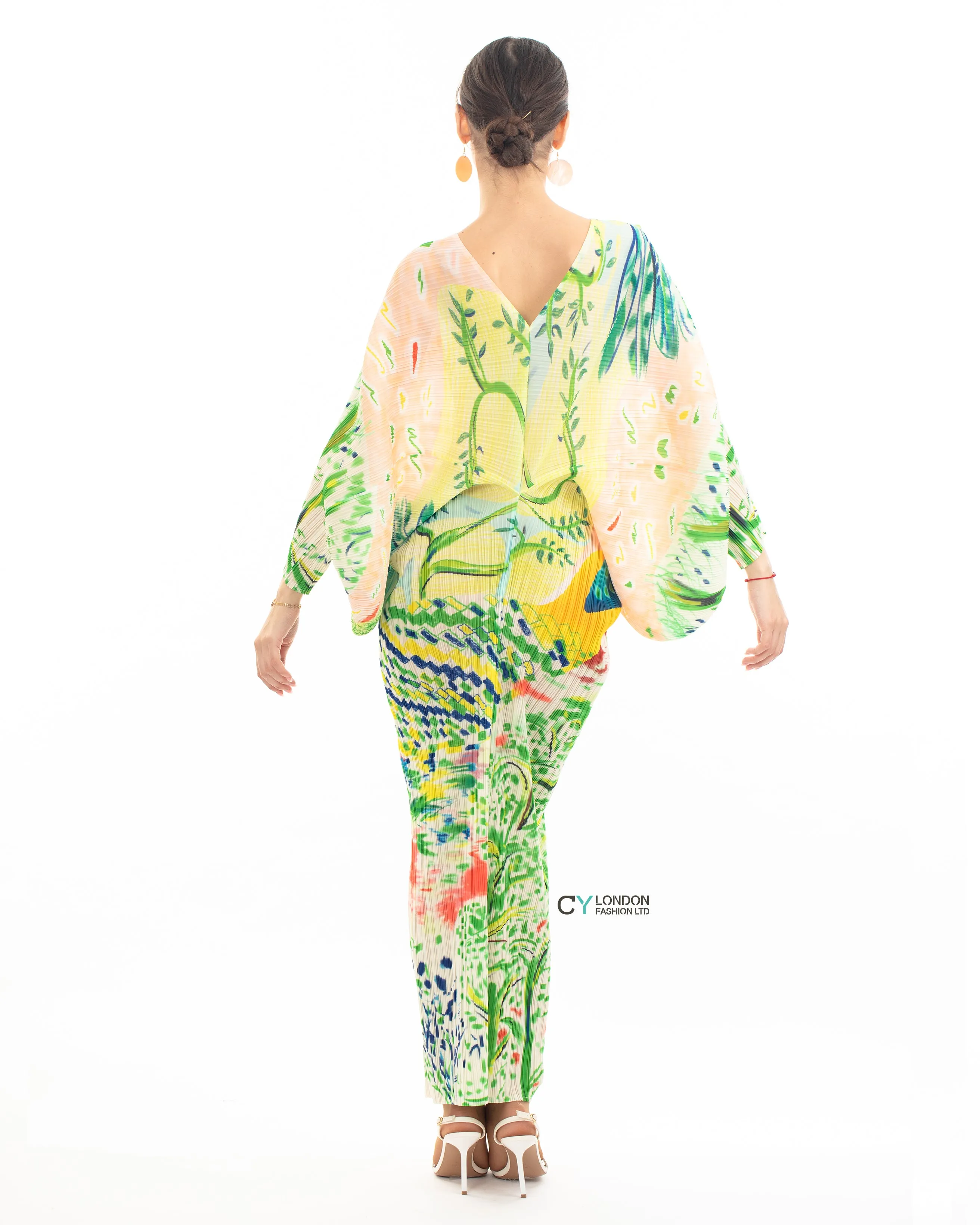 Leaves and Floral Scarf Pirnt Pleated Dress in Kimono sleeves in green