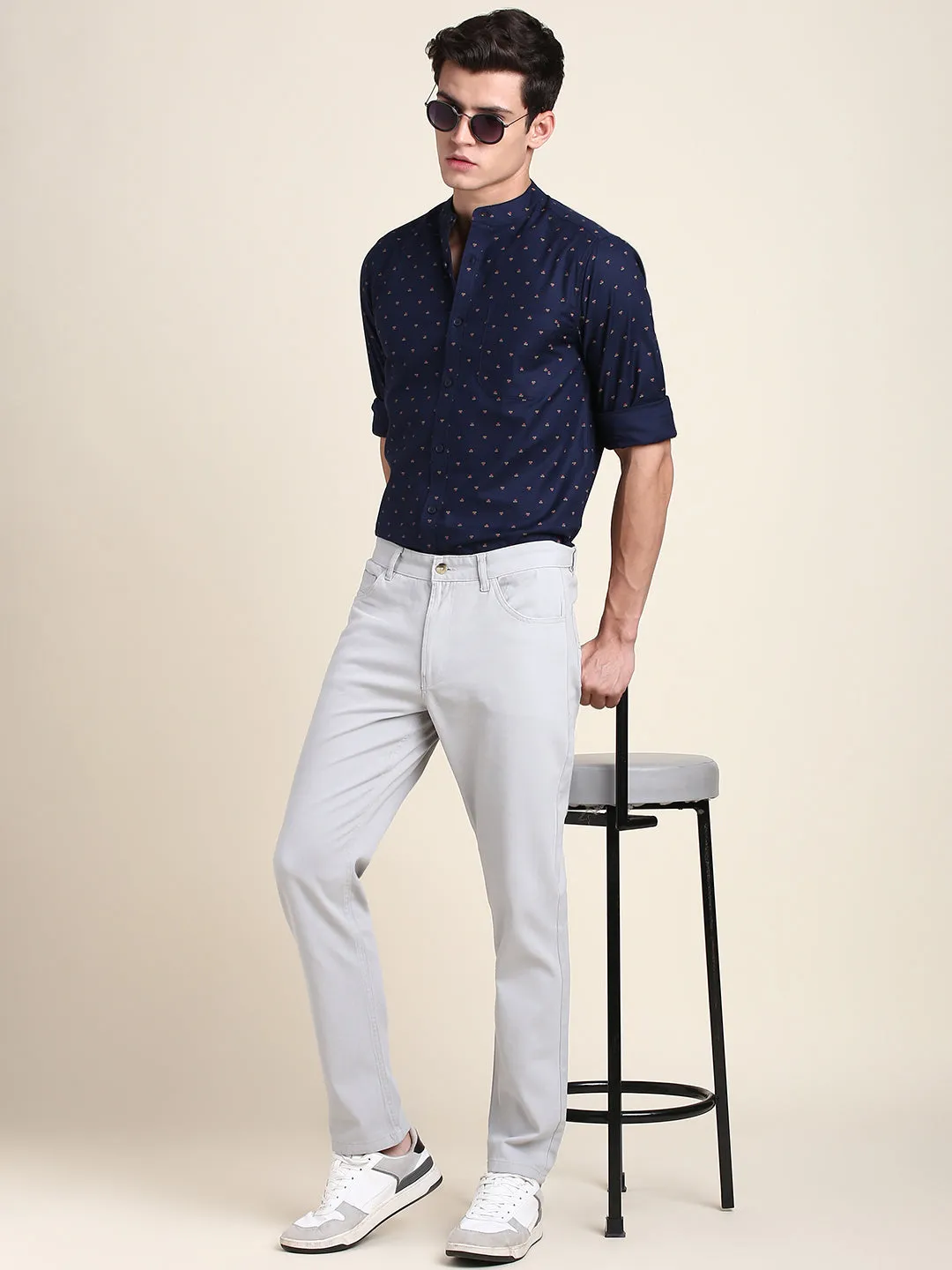 Men's Light Grey Solid Chino